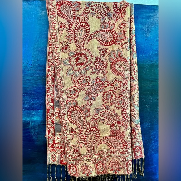 NWOT Paisley Pashmina Silk Wrap - Picture 2 of 6